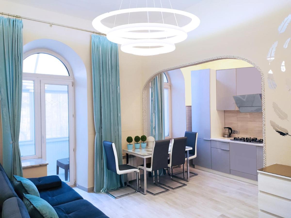 Apartment Luxury Centre Located Kyiv Exterior photo